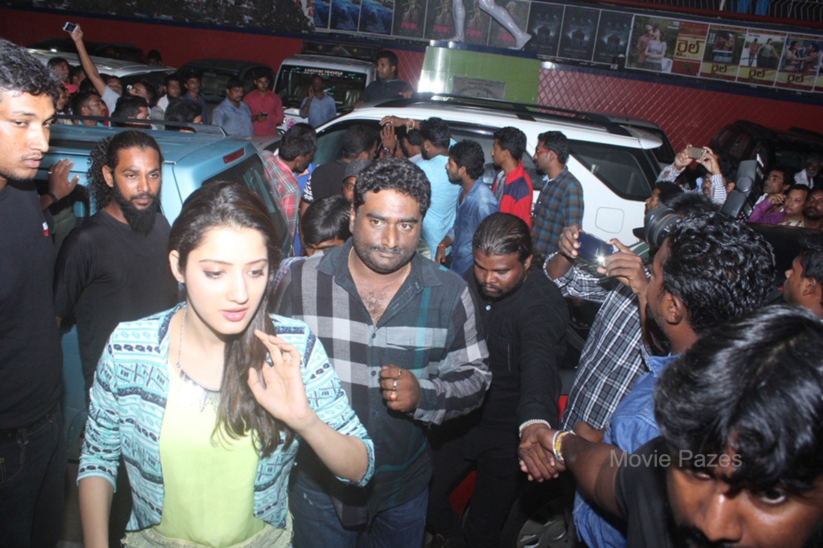 eedu-gold-ehe-team-at-jagadhamba-theatre